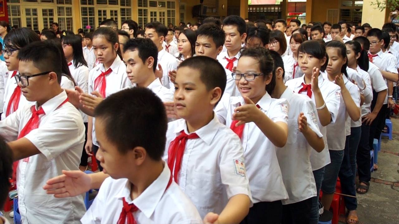 Le khai giang dac biet cua truong hat Quoc ca bang tay hinh anh