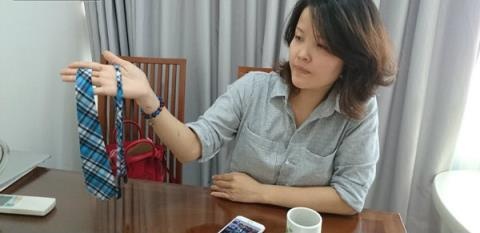 Be lop 3 bi truong duoi hoc vi me che dong phuc xau hinh anh