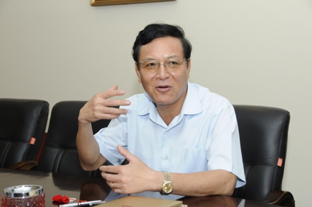 Bo truong trai long ve lam doi moi giao duc hinh anh