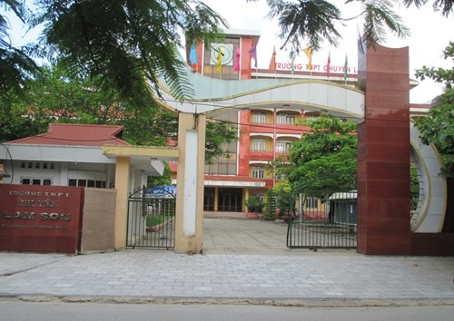 Hoc sinh khong trung tuyen van vao hoc truong chuyen hinh anh