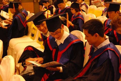 Mat bang dai hoc co duoc cap lai? hinh anh