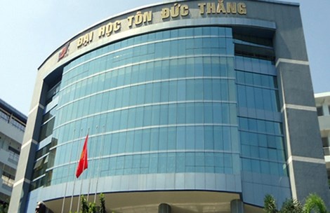 Truong dai hoc khong duoc tu phong giao su, pho giao su hinh anh