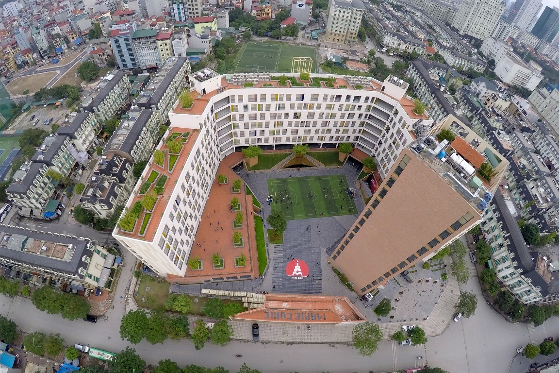 Nhung truong hoc dep o Ha Noi nhin tu tren cao hinh anh