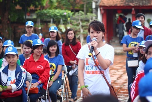 Gap go 300 sinh vien do diem cao nho hoc truc tuyen hinh anh