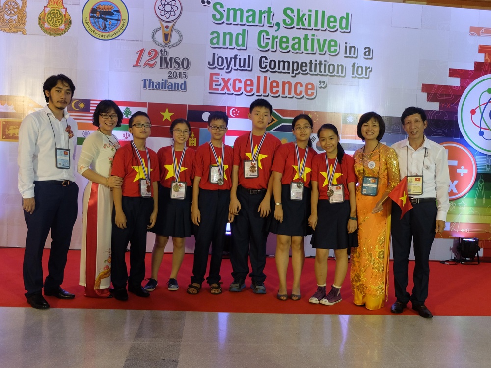 Viet Nam gianh 2 huy chuong vang tai ky thi Toan va Khoa hoc hinh anh