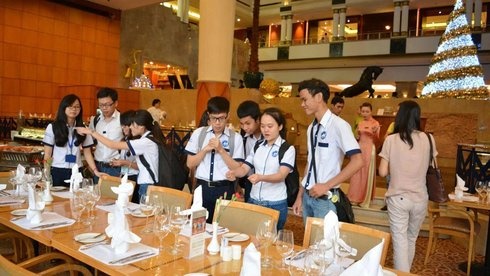 Se chinh sua chuong trinh thuc tap du lich hinh anh