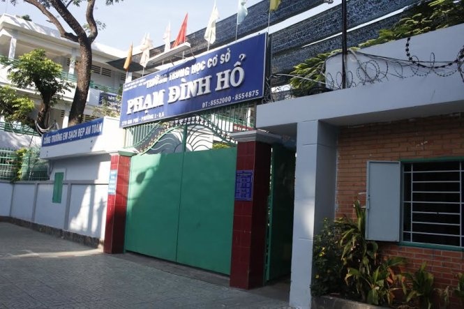 Bi tong tien, hoc sinh lop 8 nghi hoc vi khung hoang hinh anh