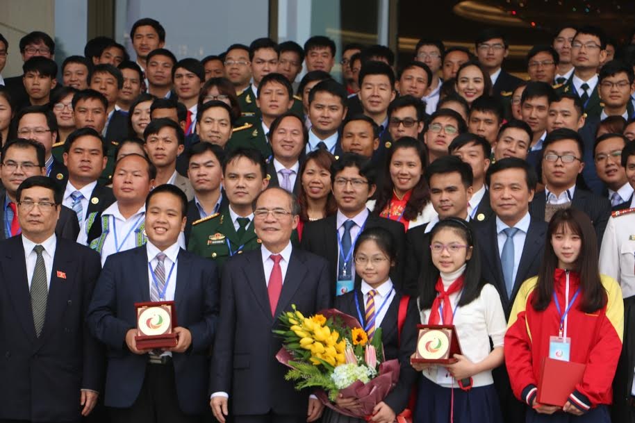 'Tai nang phat trien nho tinh yeu To quoc' hinh anh
