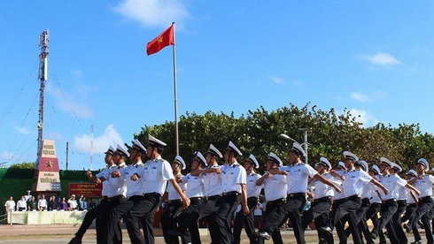 Khan truong dua lich su Hoang Sa, Truong Sa vao hoc hinh anh