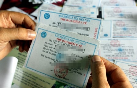 Truong dai hoc dau tien ky luat sinh vien khong dong BHYT hinh anh