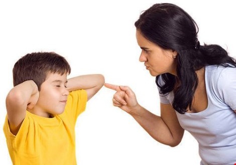 Chap nhan con quat nat ban de day lam lanh dao hinh anh