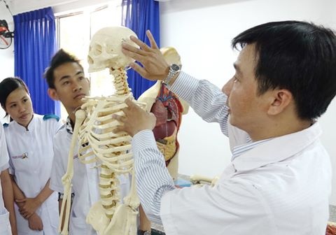 Ngung tuyen trung cap y, nhieu nguoi dang hoang mang hinh anh