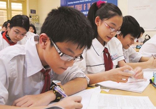 Lop hoc qua tai, dat xay truong bo hoang hinh anh