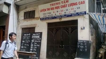 Trung tam luyen thi dai hoc chuyen sang... luyen chu dep hinh anh