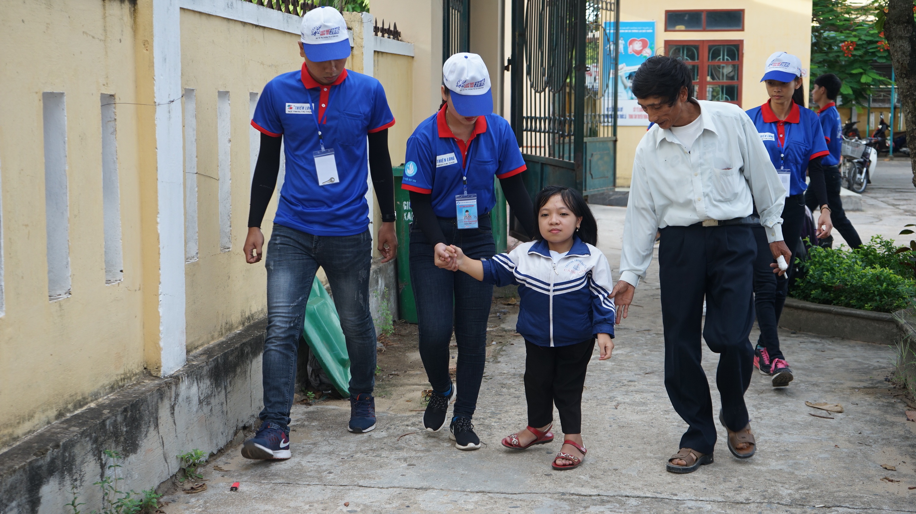 Thi sinh cao 1 m khong dam mo dai hoc hinh anh