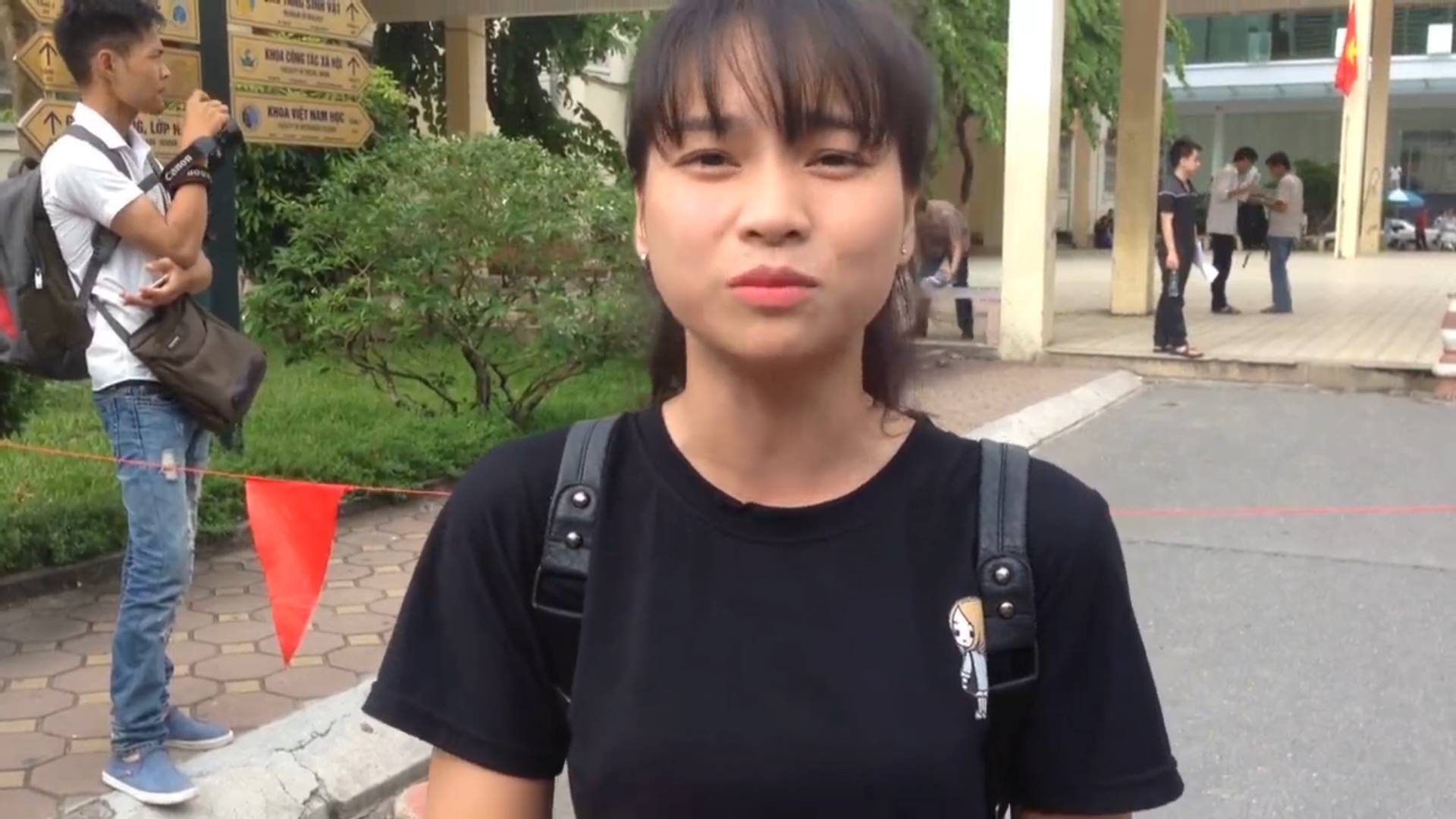 Thi sinh nhan xet de thi Hoa kho hinh anh