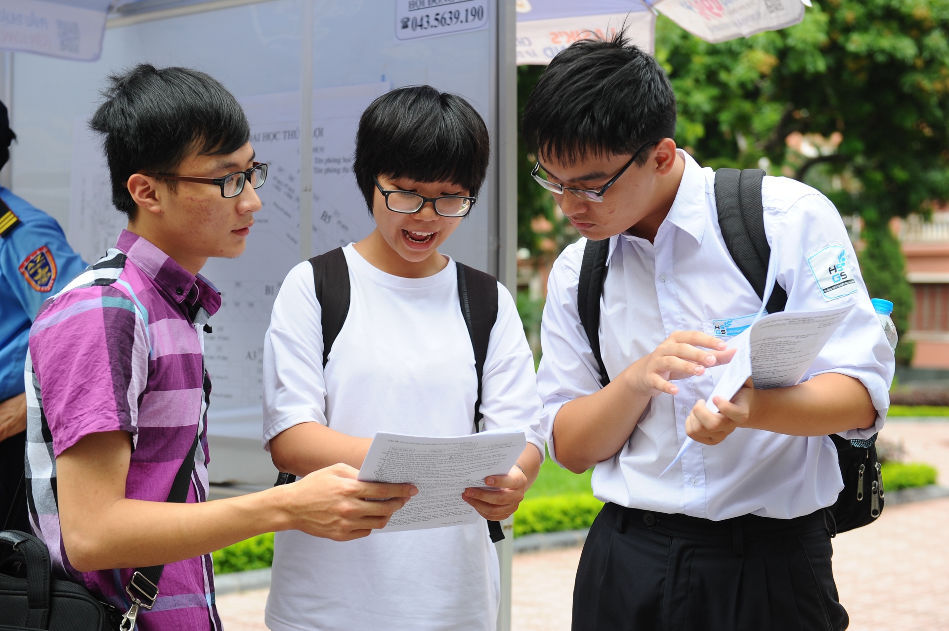 Cac truong dai hoc phai cong bo nguong xet tuyen hinh anh