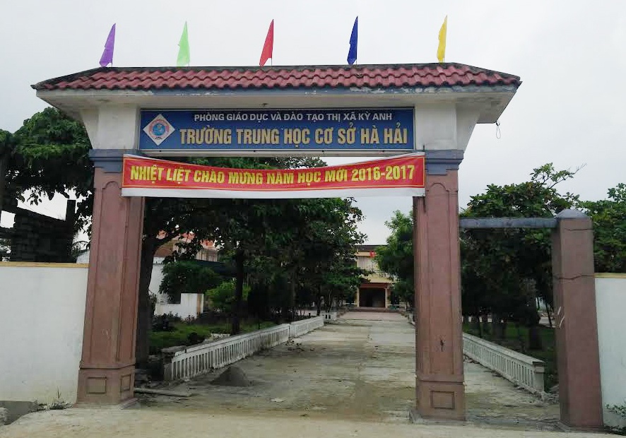 Sau khai giang, hon 1.000 hoc sinh chua duoc den truong hinh anh