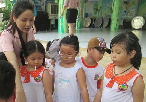 Hang tram giao vien TP.HCM day khong luong hon mot nam hinh anh