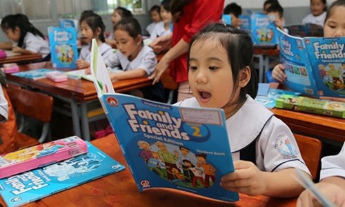 Lang phi sach bai tap, sach tieng Anh hinh anh