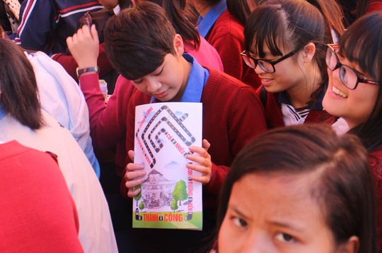 Sinh vien bo hoc anh 1