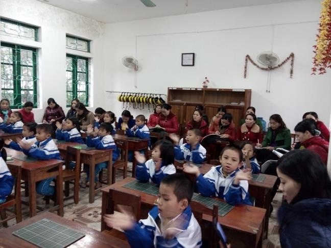 Bêu tên học sinh chậm nộp tiền ảnh 1 Beu ten hoc sinh cham nop tien anh 1