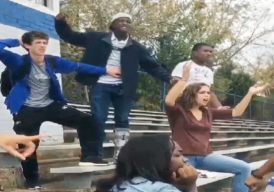 Gioi tre My 'dung hinh' voi trao luu bien thanh tuong hinh anh