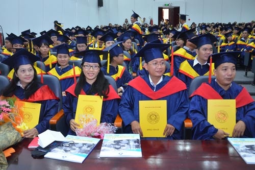 Dao tao tien si: Siet chat dau vao hinh anh