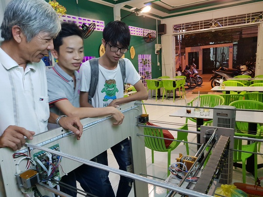 Gap vi cuu tinh cua nhieu sinh vien hinh anh