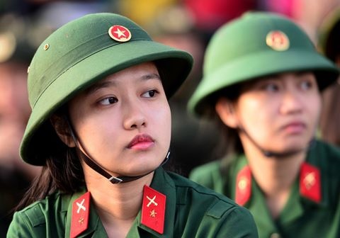 Cam thi sinh dung 2 chung minh thu dang ky truong cong an, quan doi hinh anh