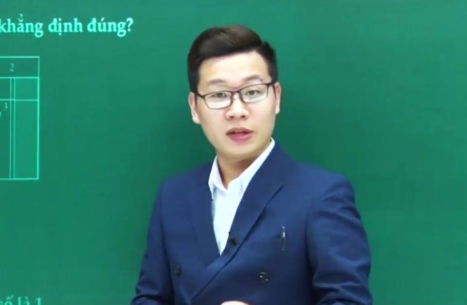 Giao vien phan tich cau co sai sot trong de thi Toan hinh anh