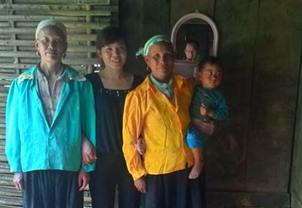 Nữ tiến sĩ nghiên cứu chữ Nôm Tày ảnh 1 Nu tien si nghien cuu chu Nom Tay anh 1