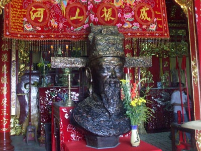 Đánh vào quan tài ảnh 6 Danh vao quan tai anh 6