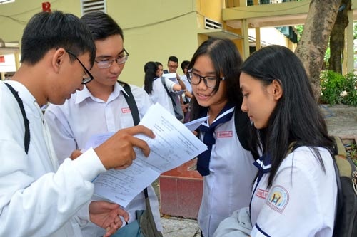 Tranh cai de thi anh 1