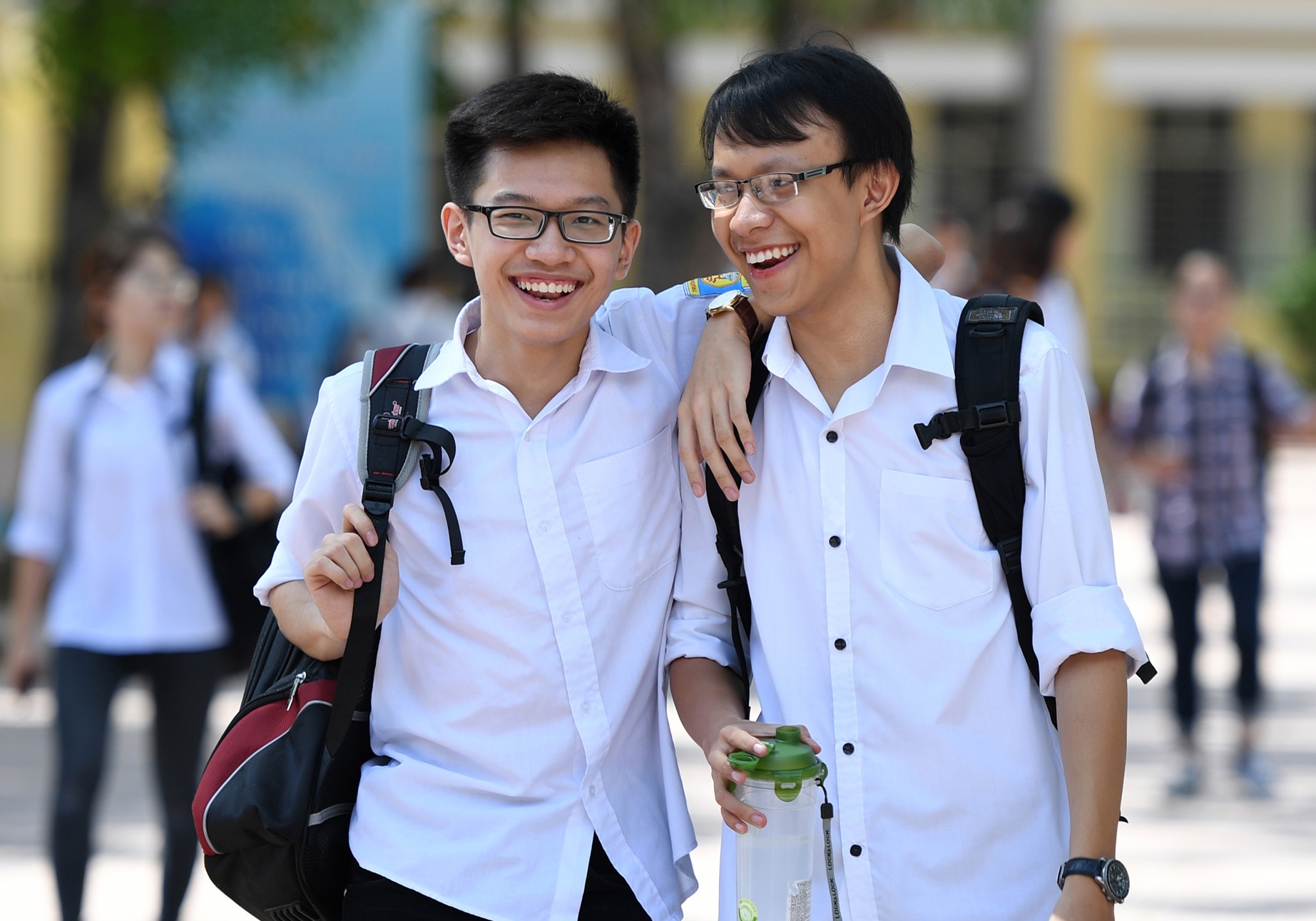 Truong dai hoc bat dau nhan du lieu, loc ao hinh anh