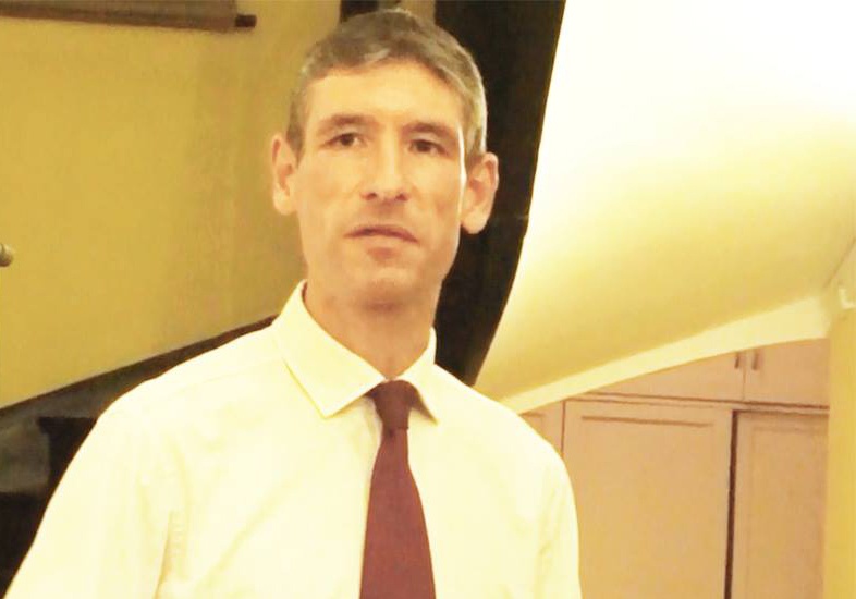 Dai su Giles Lever chao mung 21 nguoi gianh hoc bong Chevening hinh anh