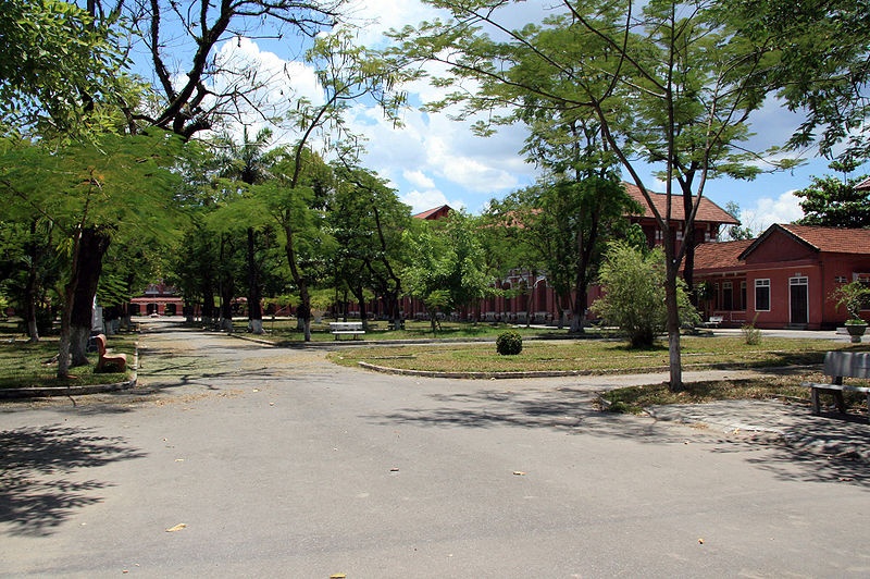 Truong hoc lau doi nhat nuoc ta anh 5