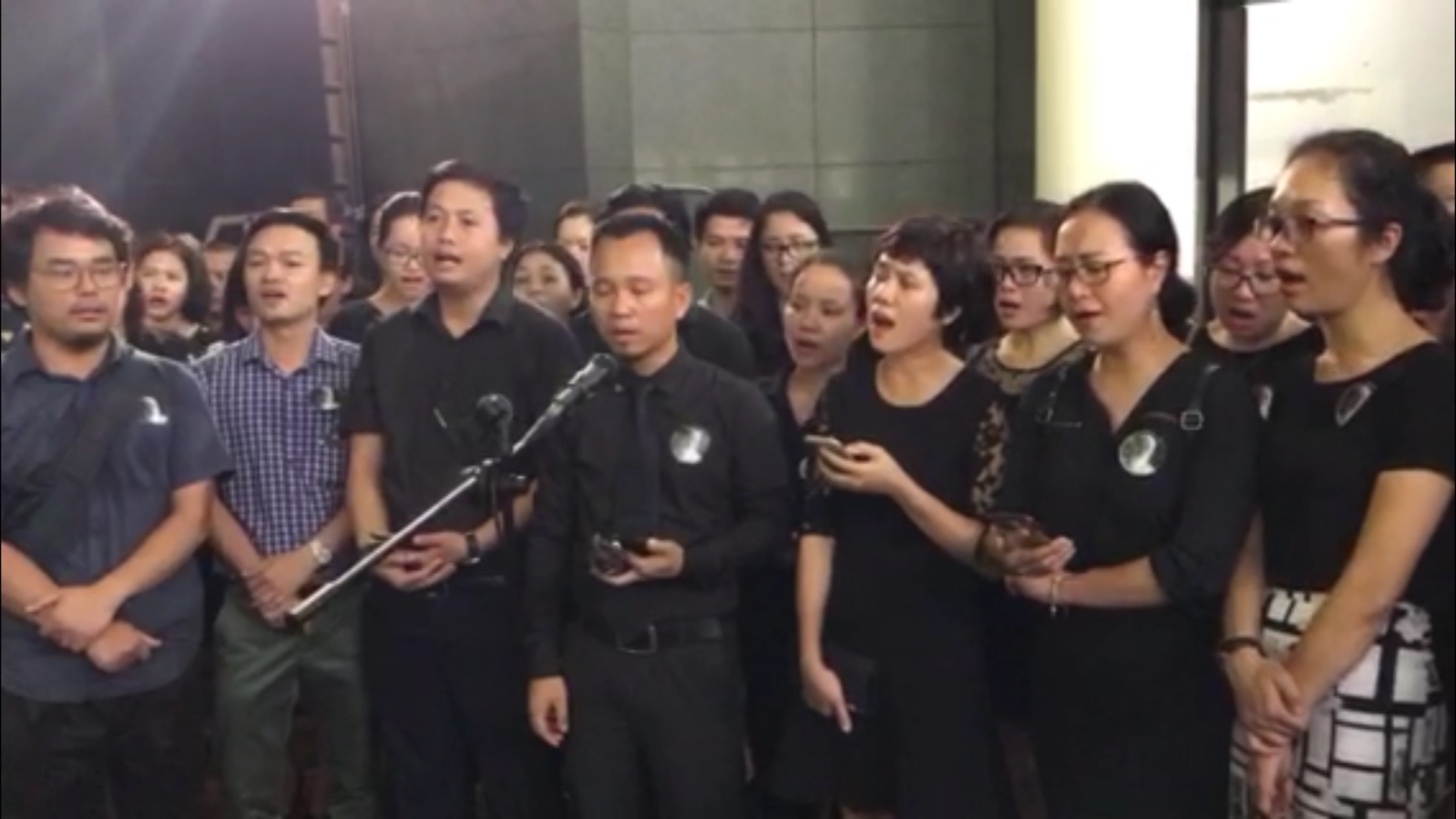 Hat 'Bai hoc dau tien' tuong nho PGS Van Nhu Cuong hinh anh