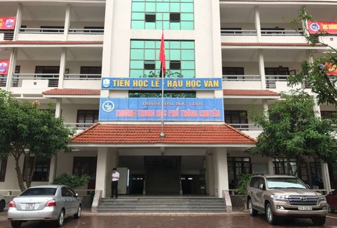 Khien trach hieu truong anh 1