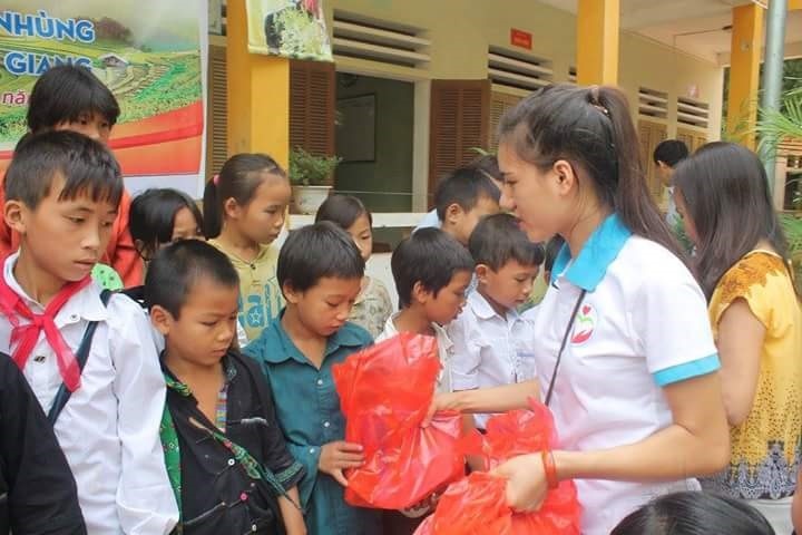 Cô gái mắc bệnh ung thư ảnh 1 Co gai mac benh ung thu anh 1