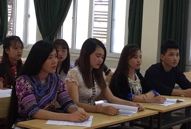 Tang hoc phi can luu y nganh dac thu hinh anh