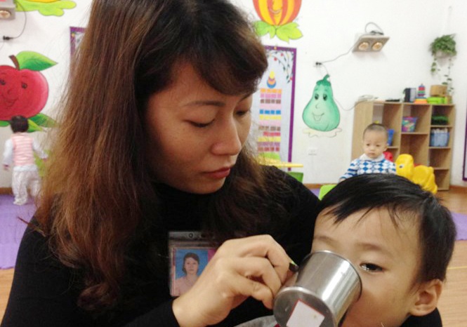 Luong thap, giao vien mam non chat vat song hinh anh