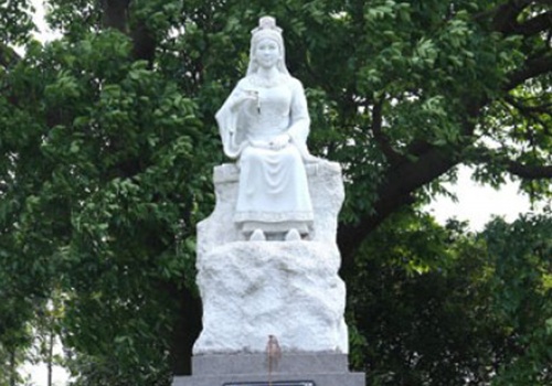 Ai la phu nu Viet dau tien lam nghe day hoc? hinh anh