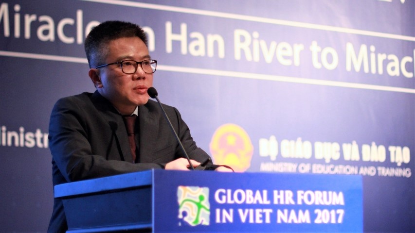 GS Ngo Bao Chau: He thong quan tri dai hoc cua Viet Nam kem hieu qua hinh anh