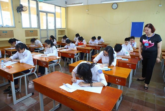 Thi vao lop 10 o Ha Noi: Cang thang do don vao noi do hinh anh