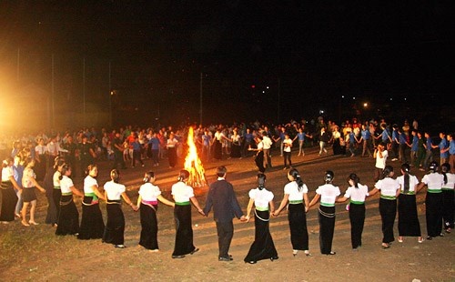 Vỗ mông tỏ tình ảnh 3 Vo mong to tinh anh 3