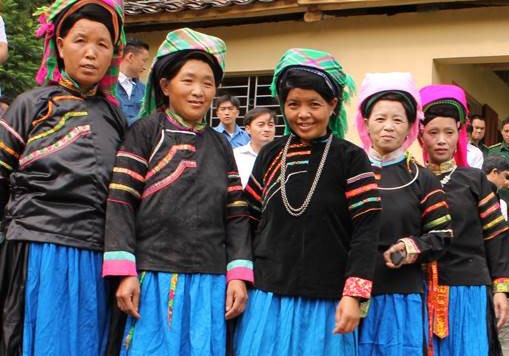 Vỗ mông tỏ tình ảnh 4 Vo mong to tinh anh 4