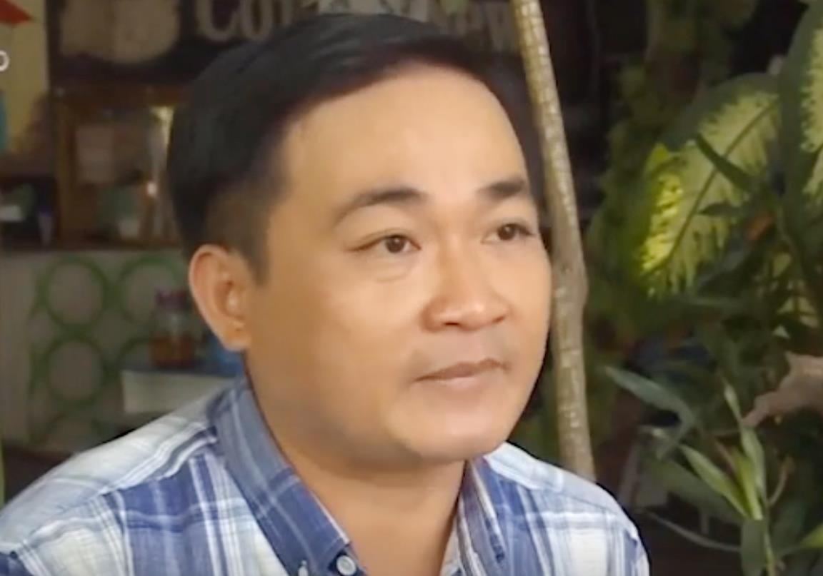 Thay giao bi dinh chi giang day vi cho hoc sinh dong canh an ai hinh anh