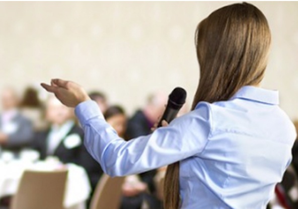 Tan sinh vien la con moi cua ban hang da cap hinh anh