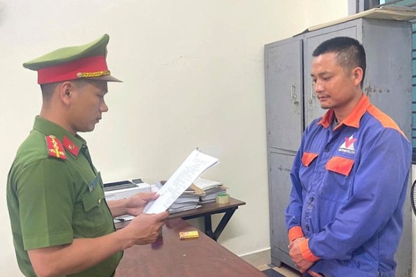 Can bom be tong do sap khien cong nhan tu vong, tai xe bi khoi to hinh anh